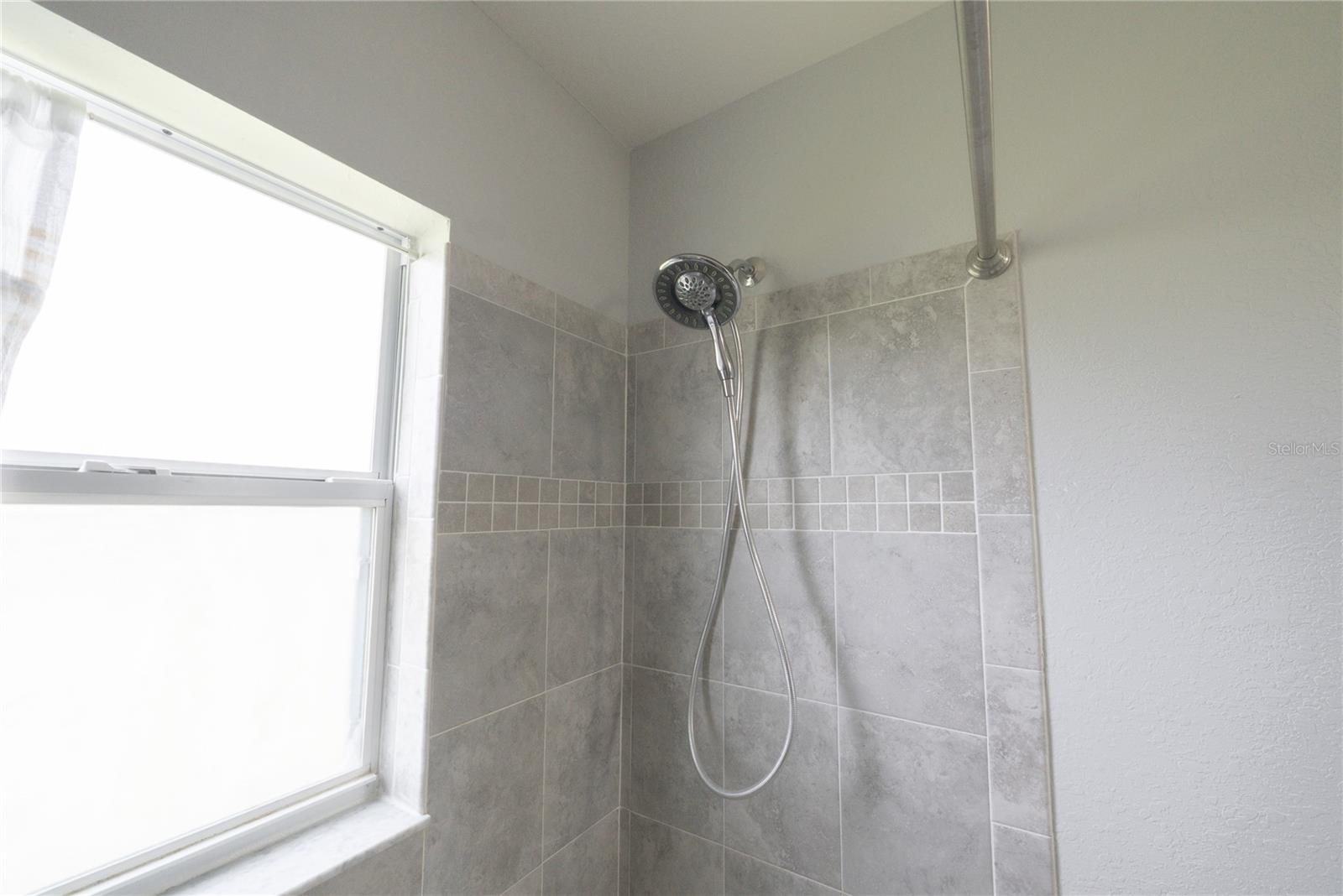 328 WOODLAND TRL