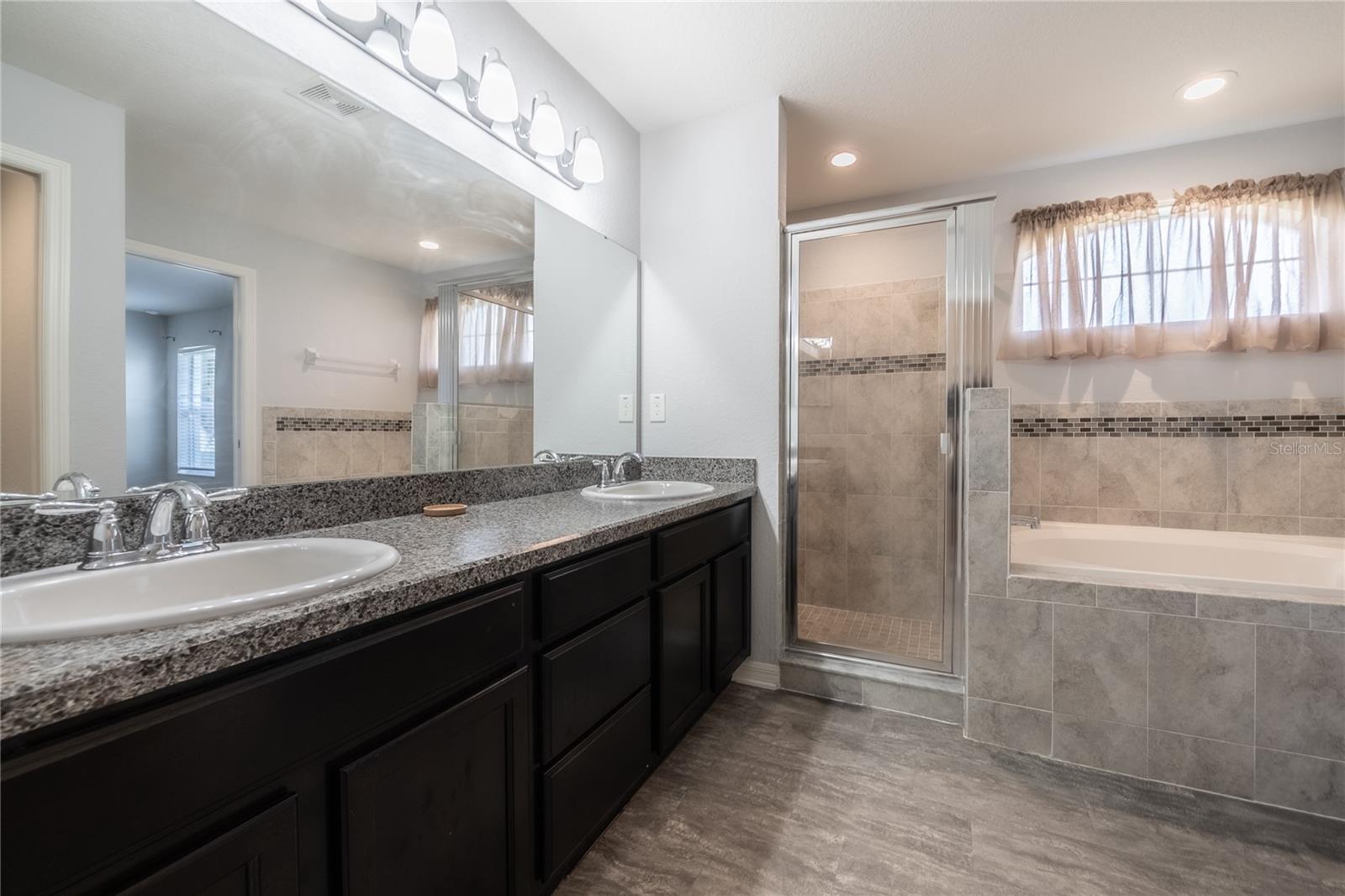328 WOODLAND TRL