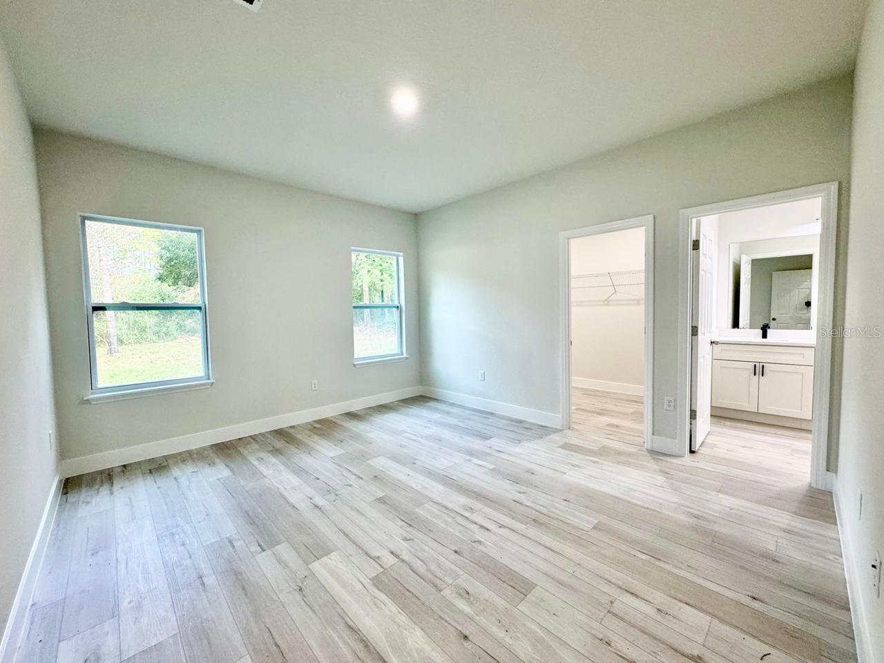 6335 N DARLINGTON DR