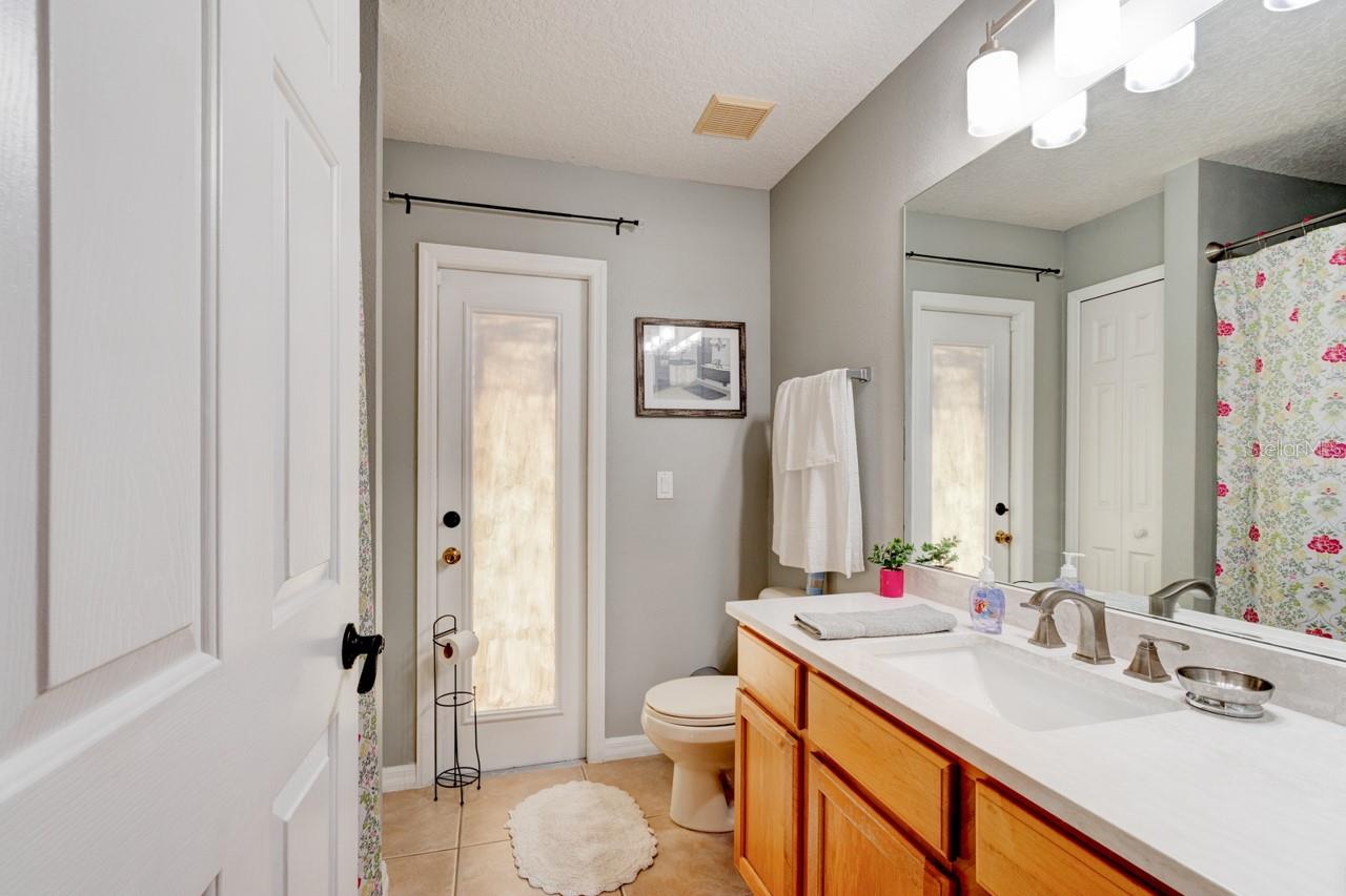 2951 E WACO DR