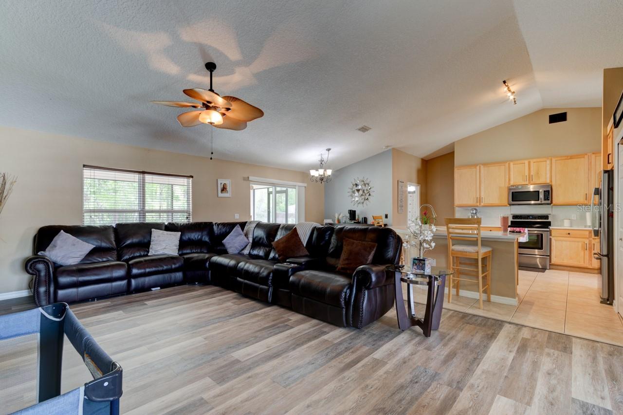 2951 E WACO DR