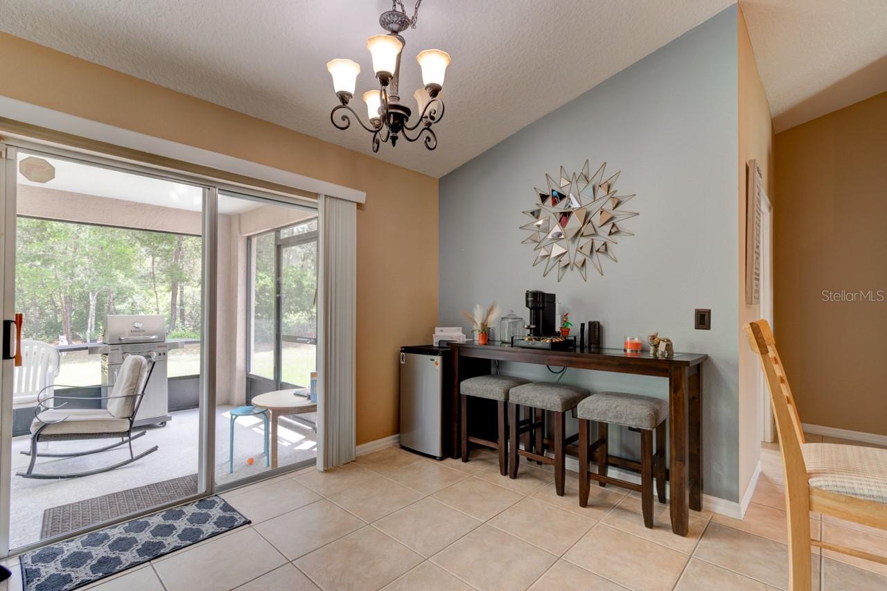2951 E WACO DR