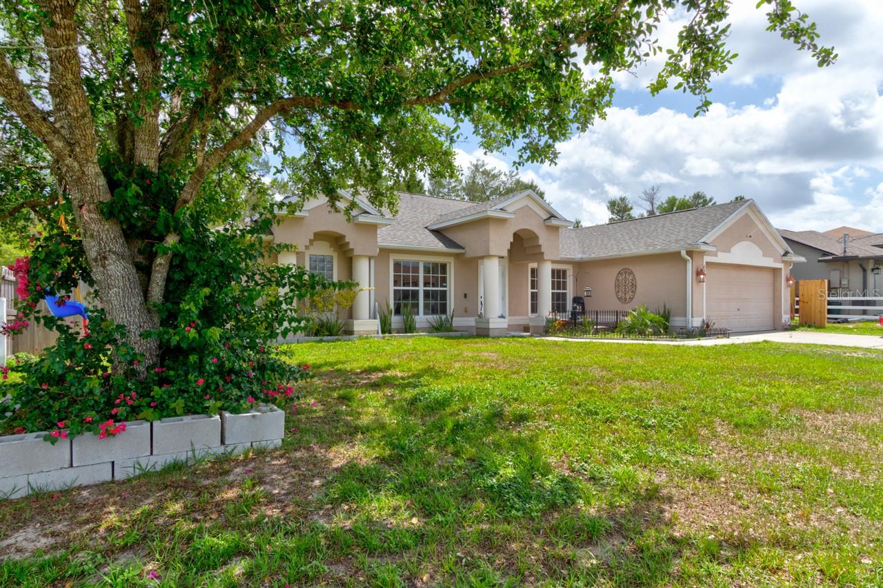 2951 E WACO DR