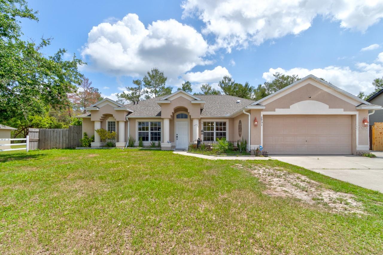 2951 E WACO DR