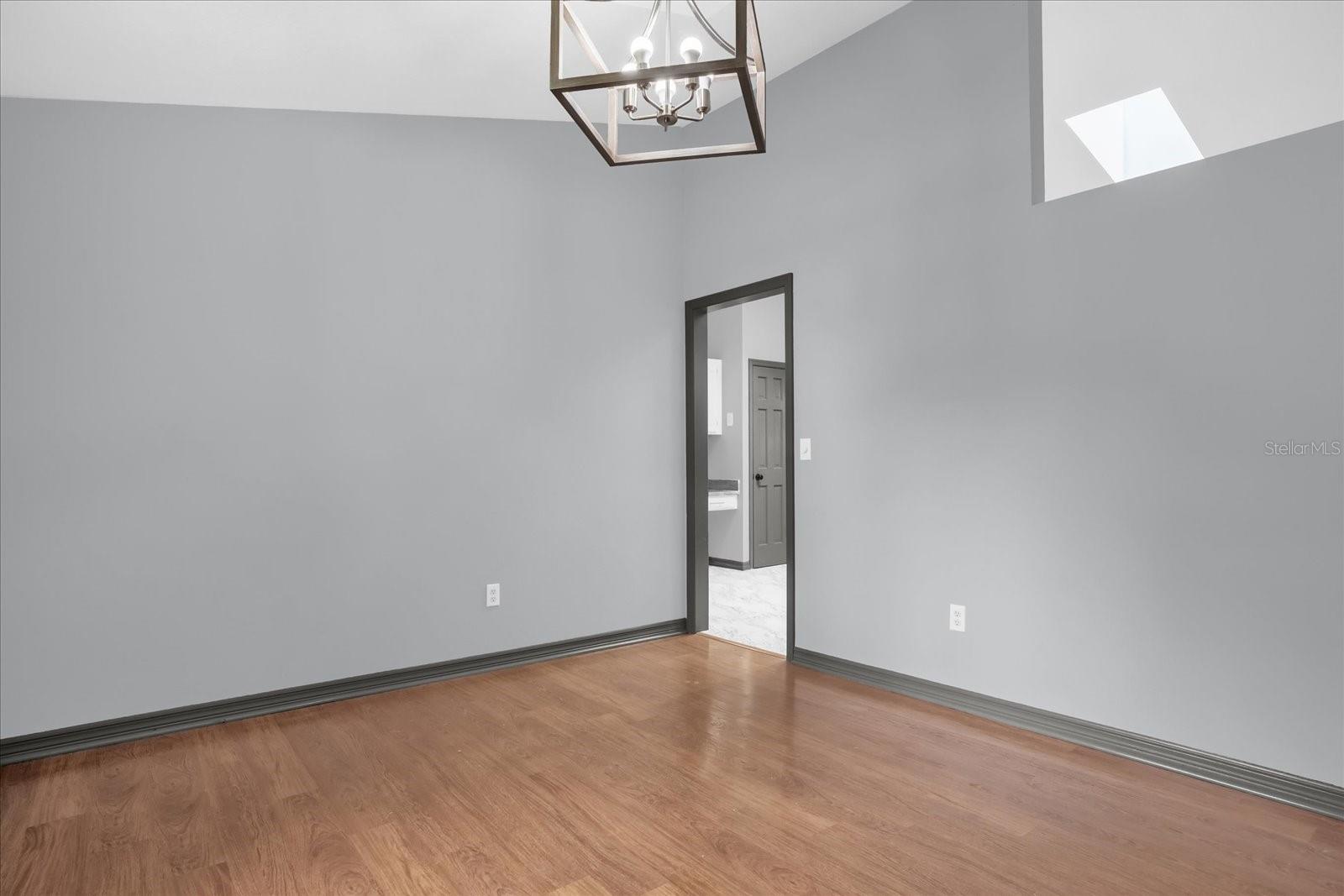 1237 ERIK CT