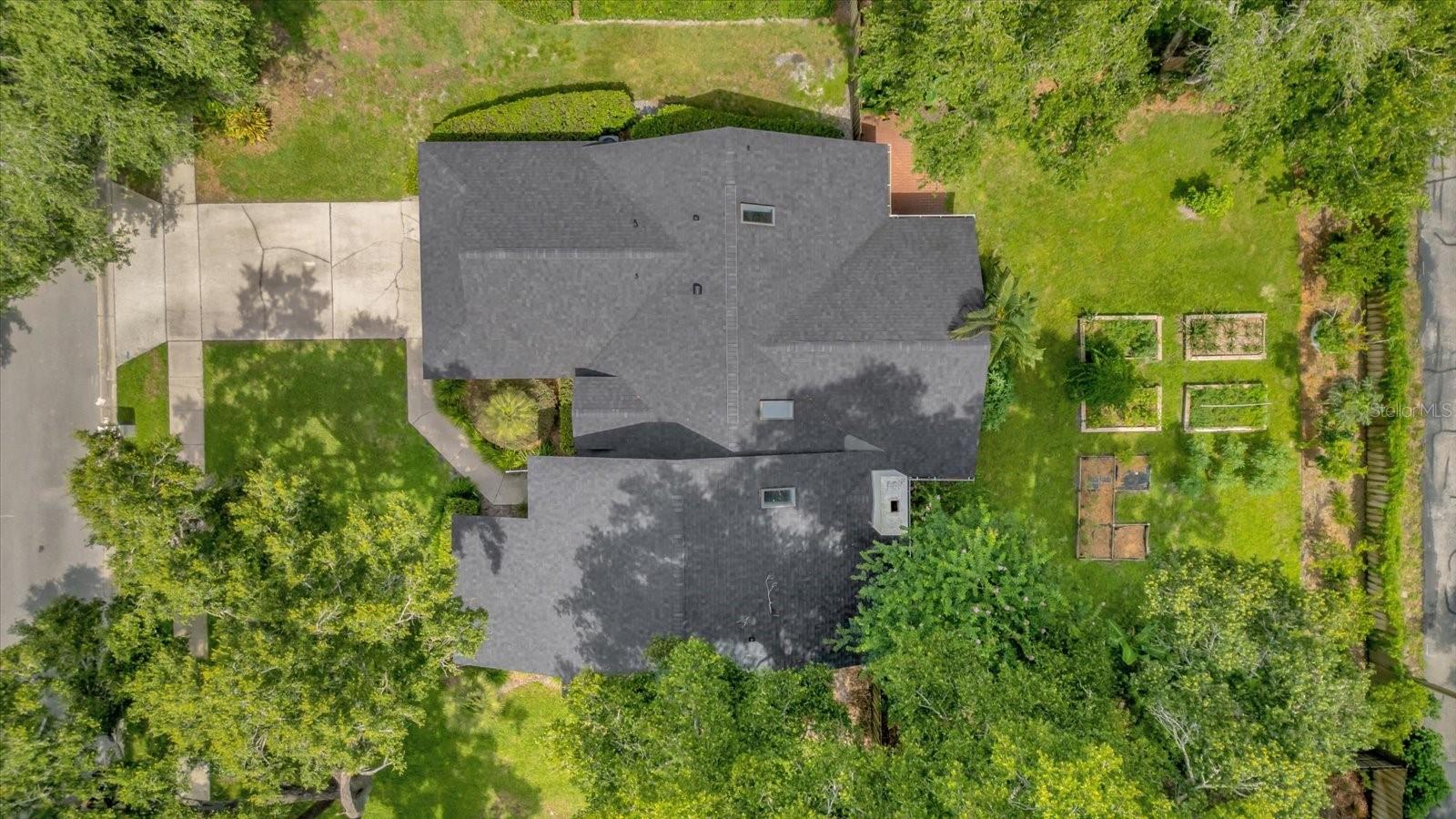 1237 ERIK CT