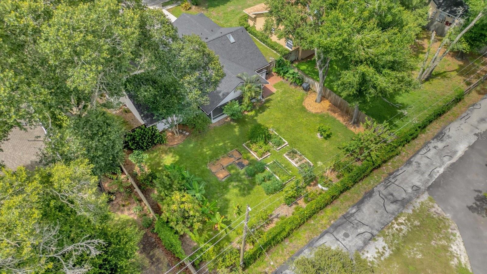 1237 ERIK CT
