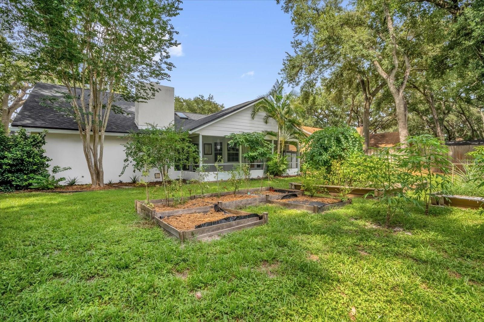 1237 ERIK CT