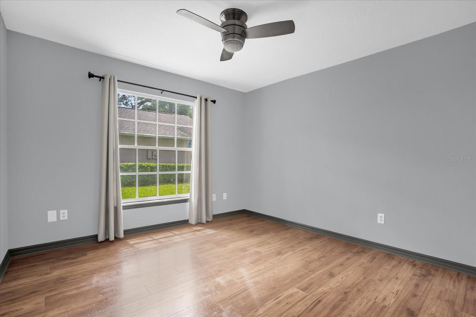 1237 ERIK CT