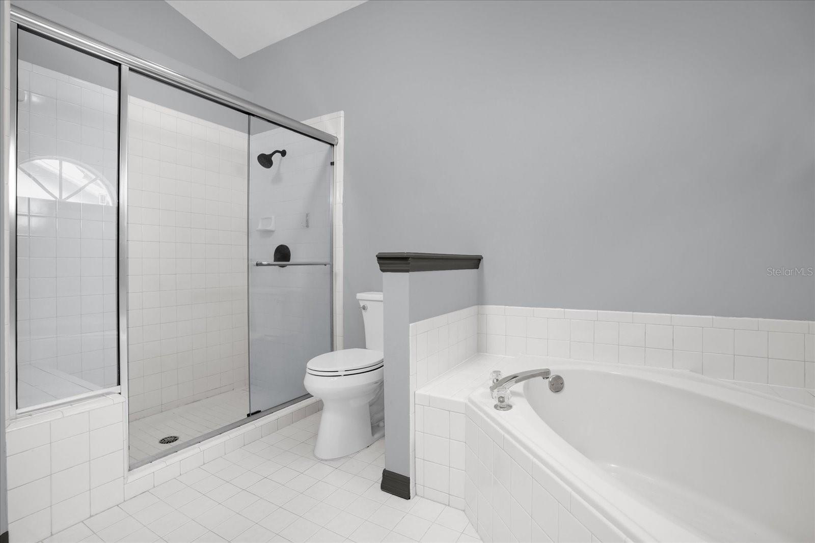 1237 ERIK CT