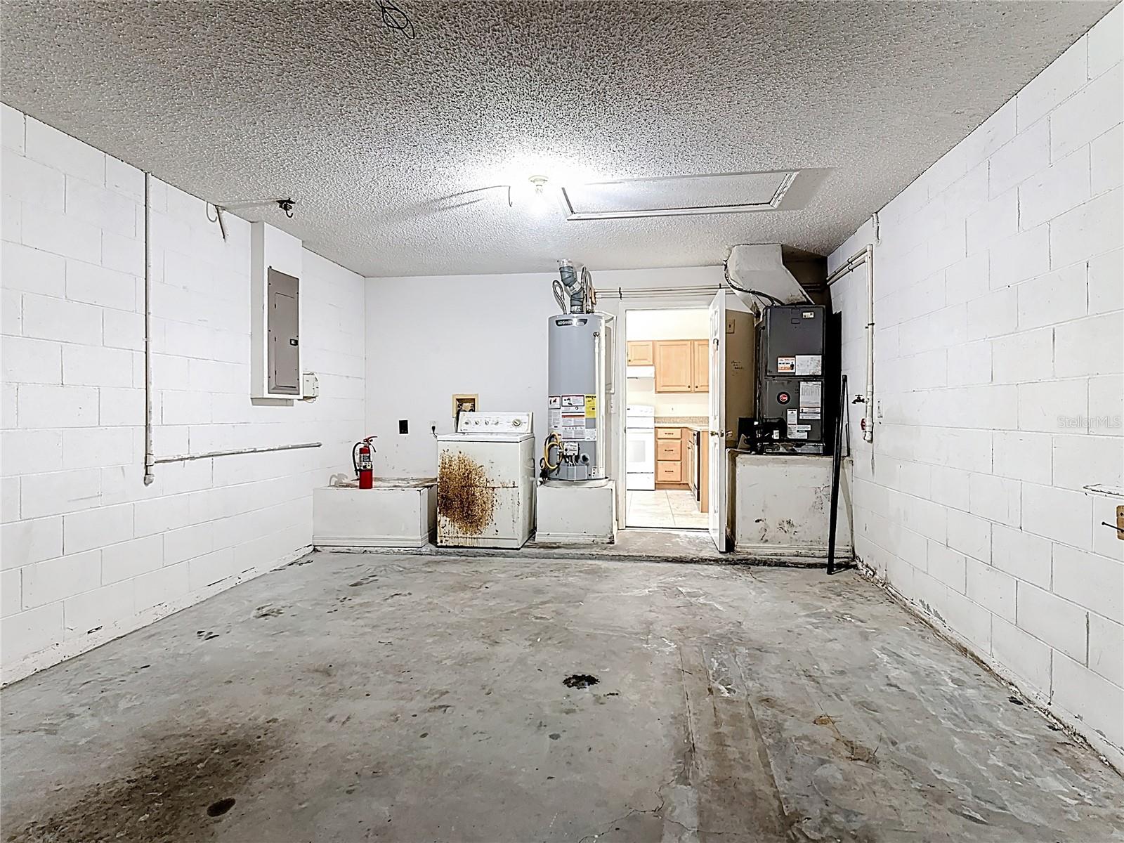 328 WALPOLE LOOP