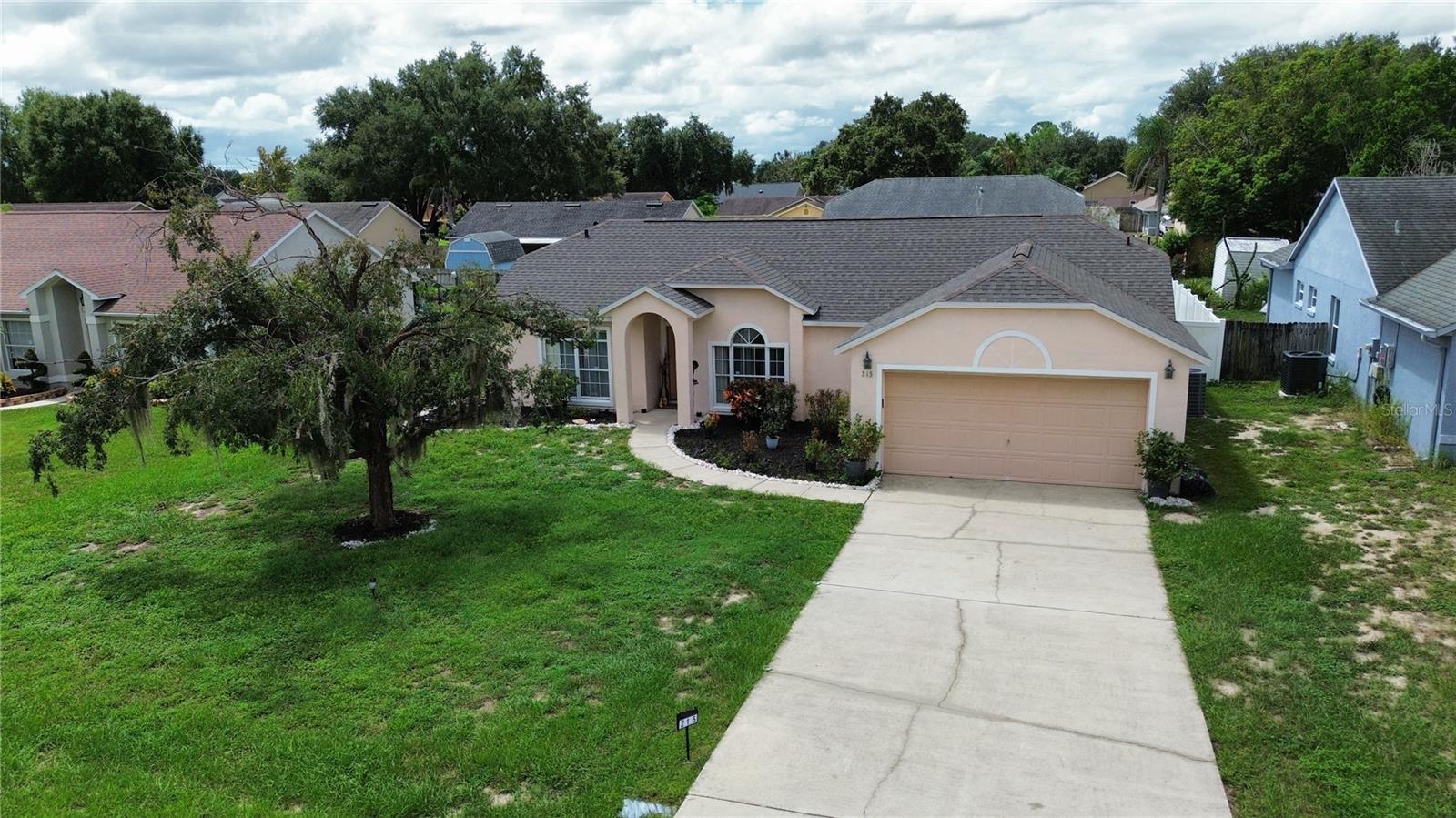 215 GROVEPARK DR