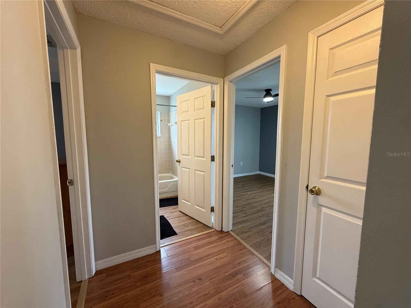 215 GROVEPARK DR