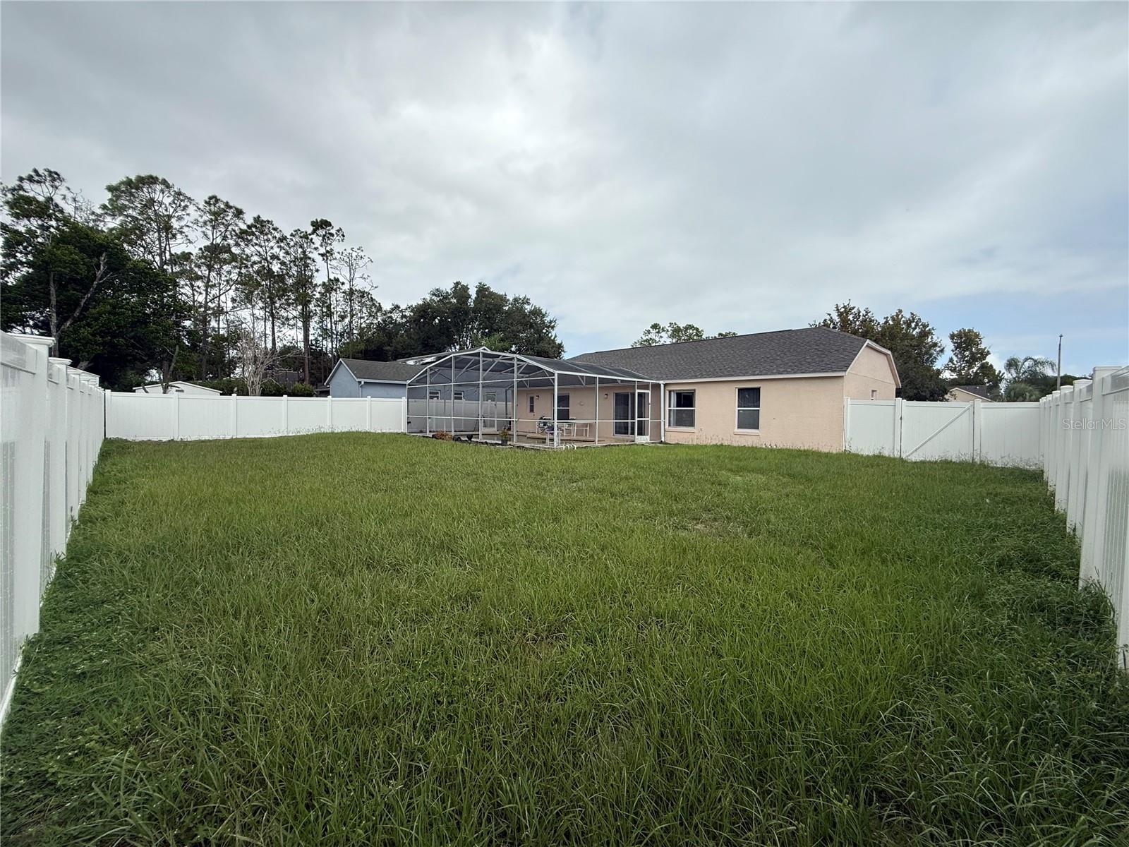 215 GROVEPARK DR