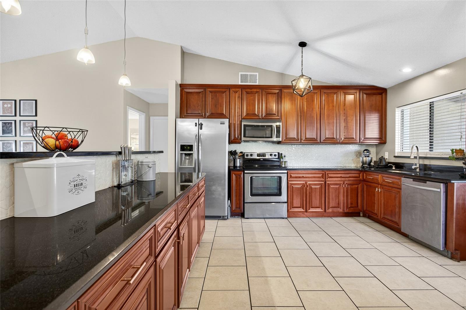 4807 DUNBARTON DR