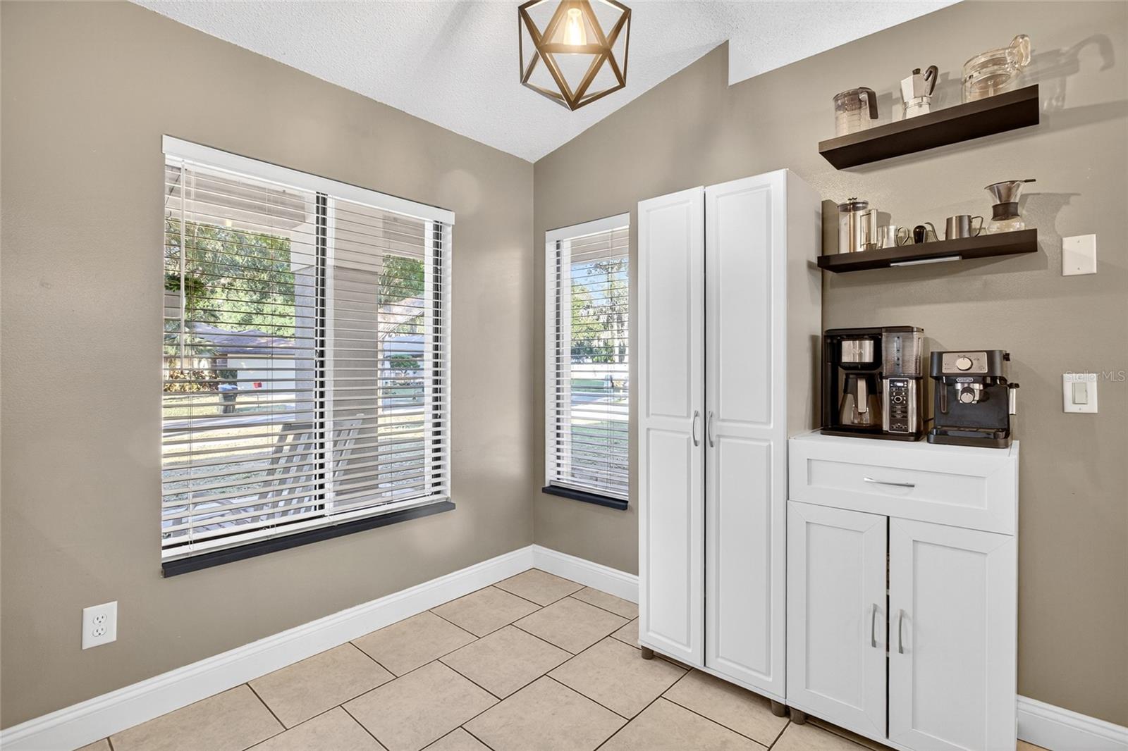 4807 DUNBARTON DR