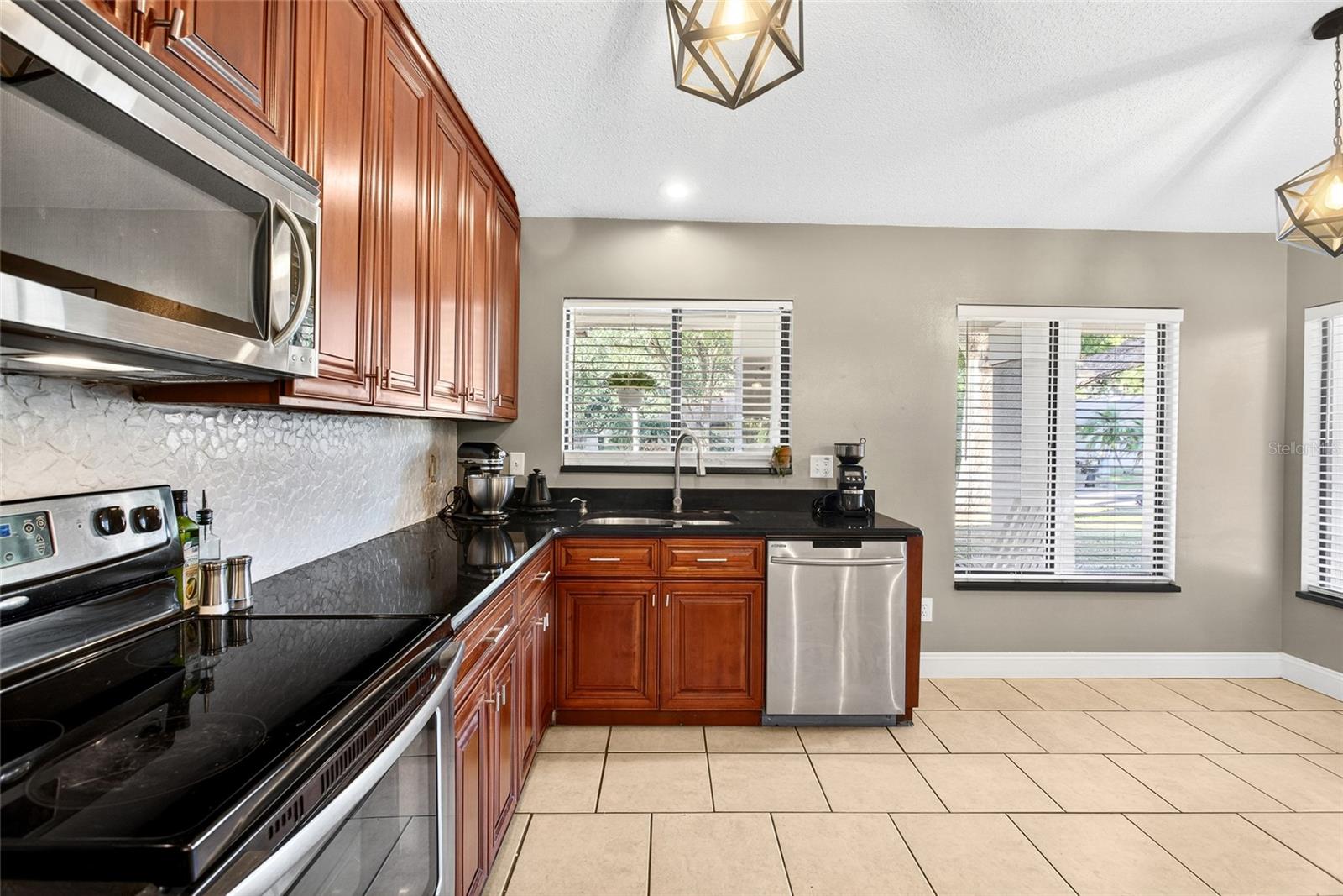 4807 DUNBARTON DR