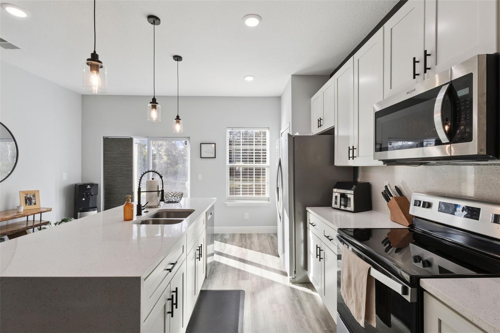 15884 SW 33RD AVENUE RD