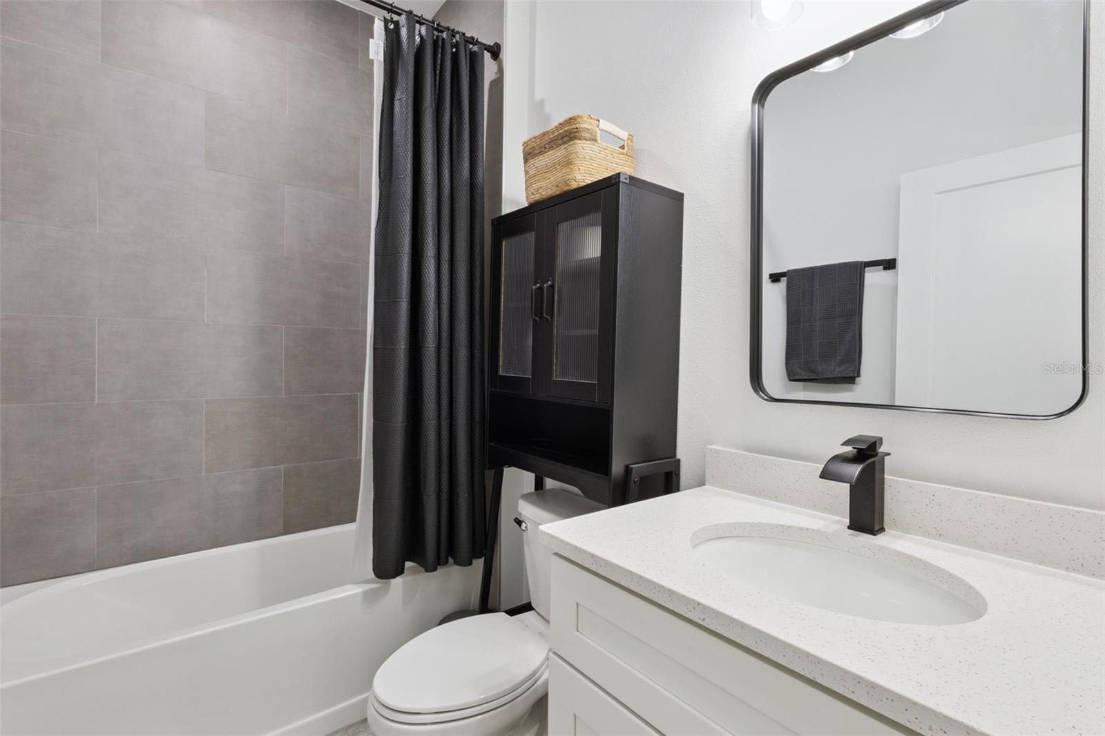 15884 SW 33RD AVENUE RD