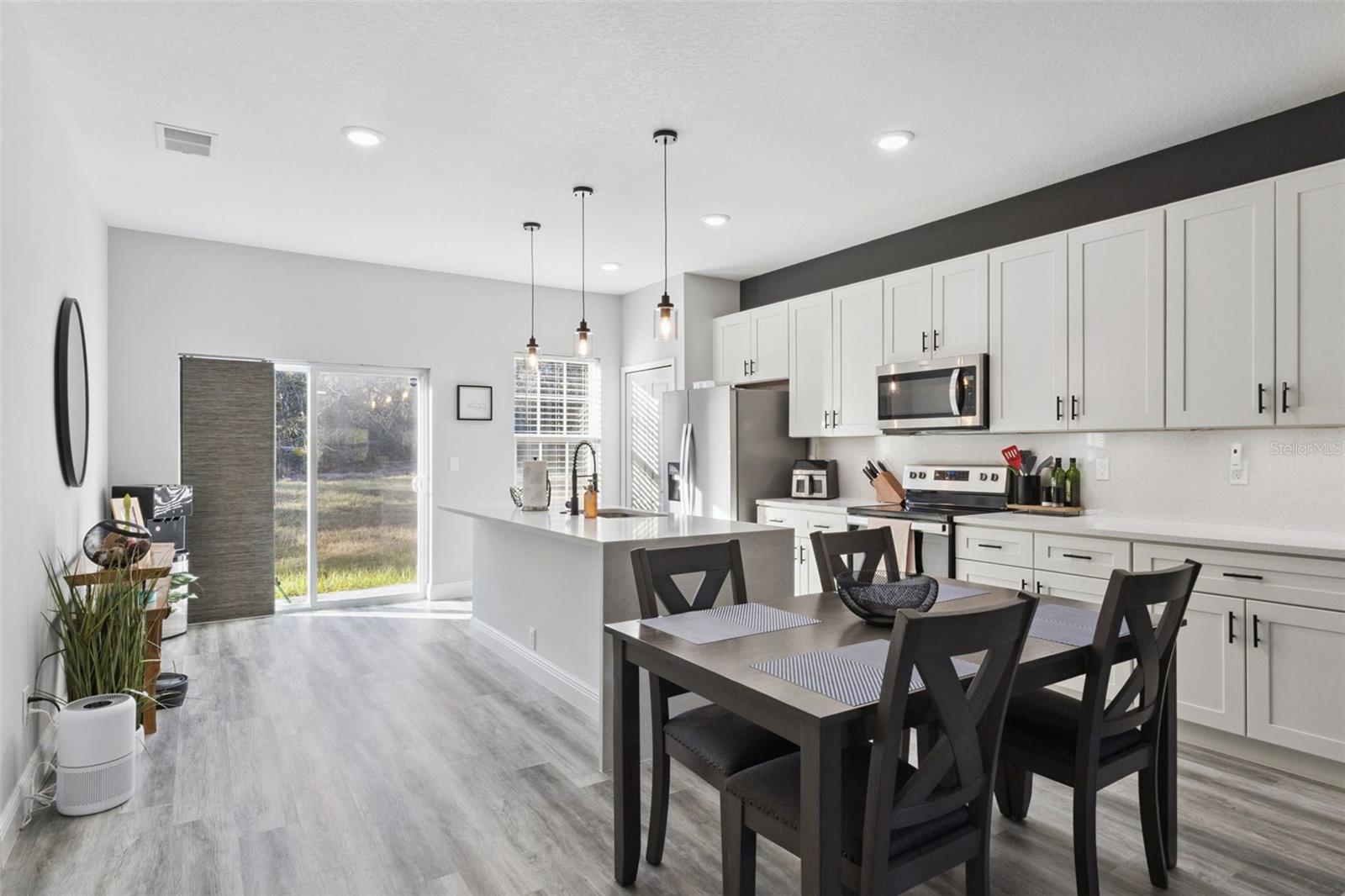 15884 SW 33RD AVENUE RD