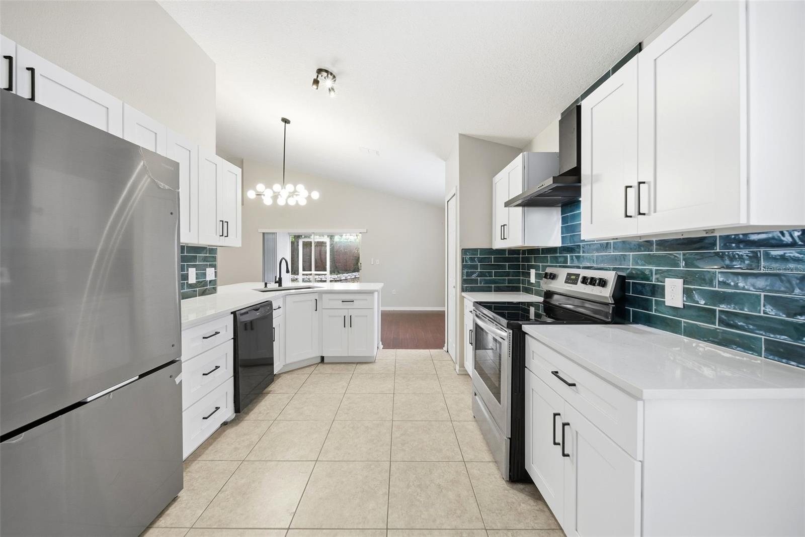 245 HOLLINGSHEAD LOOP