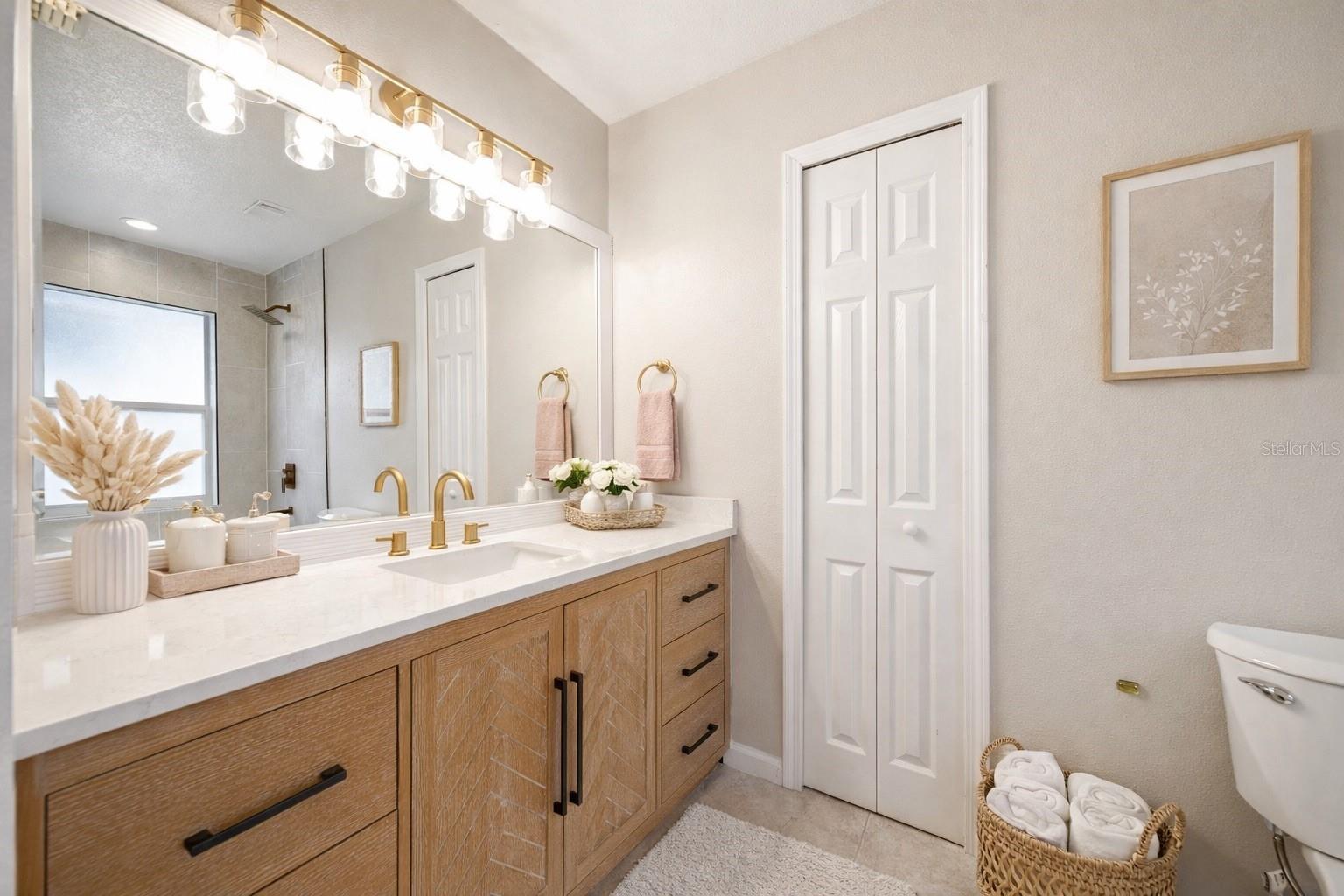 245 HOLLINGSHEAD LOOP