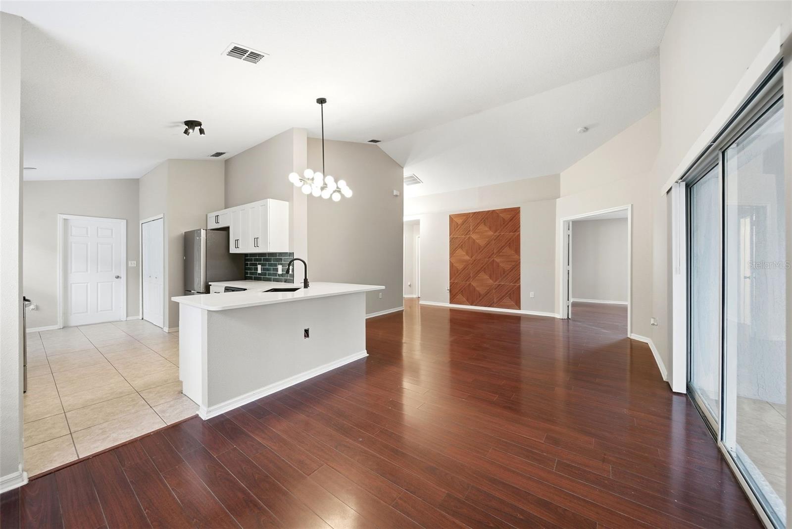 245 HOLLINGSHEAD LOOP