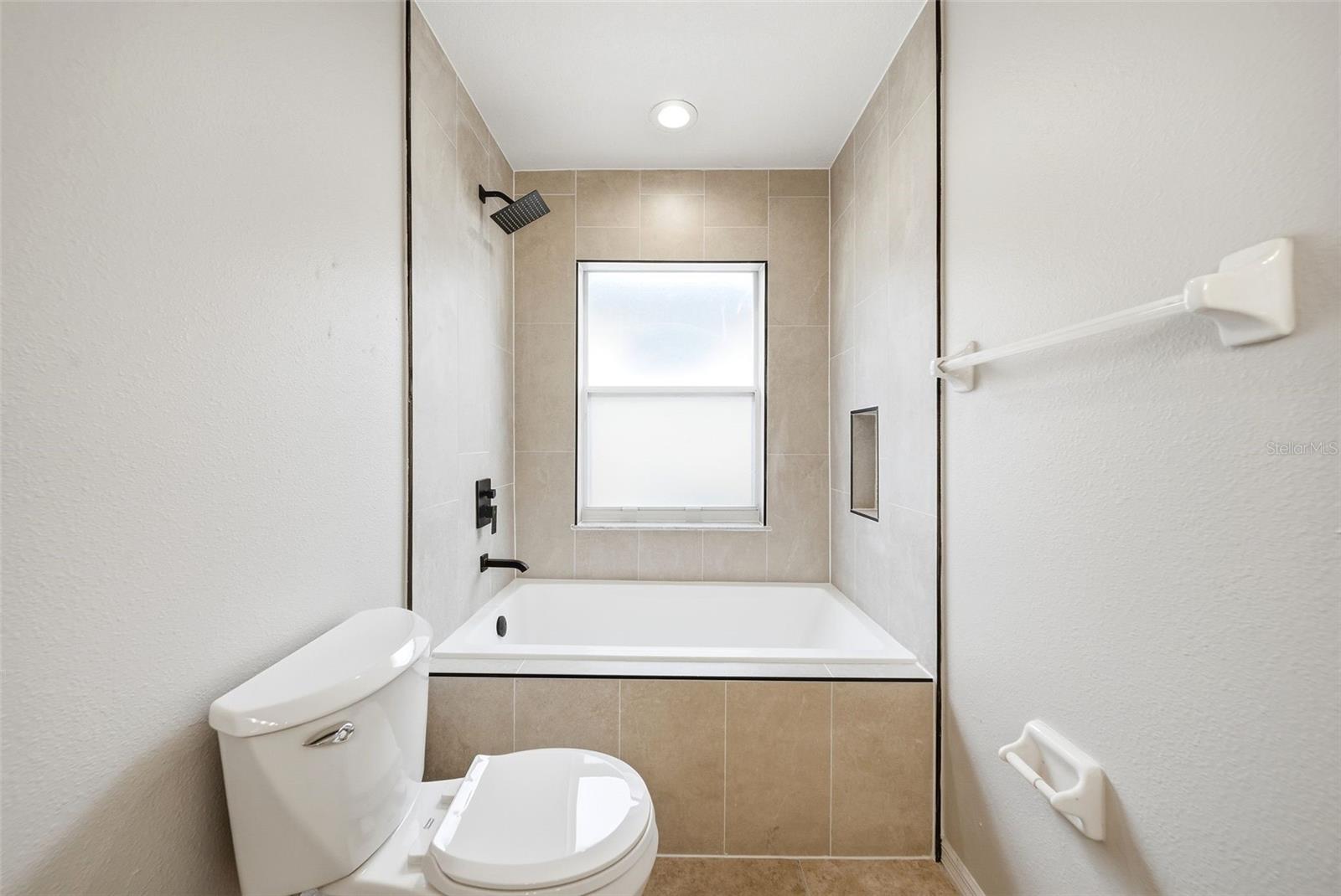 245 HOLLINGSHEAD LOOP