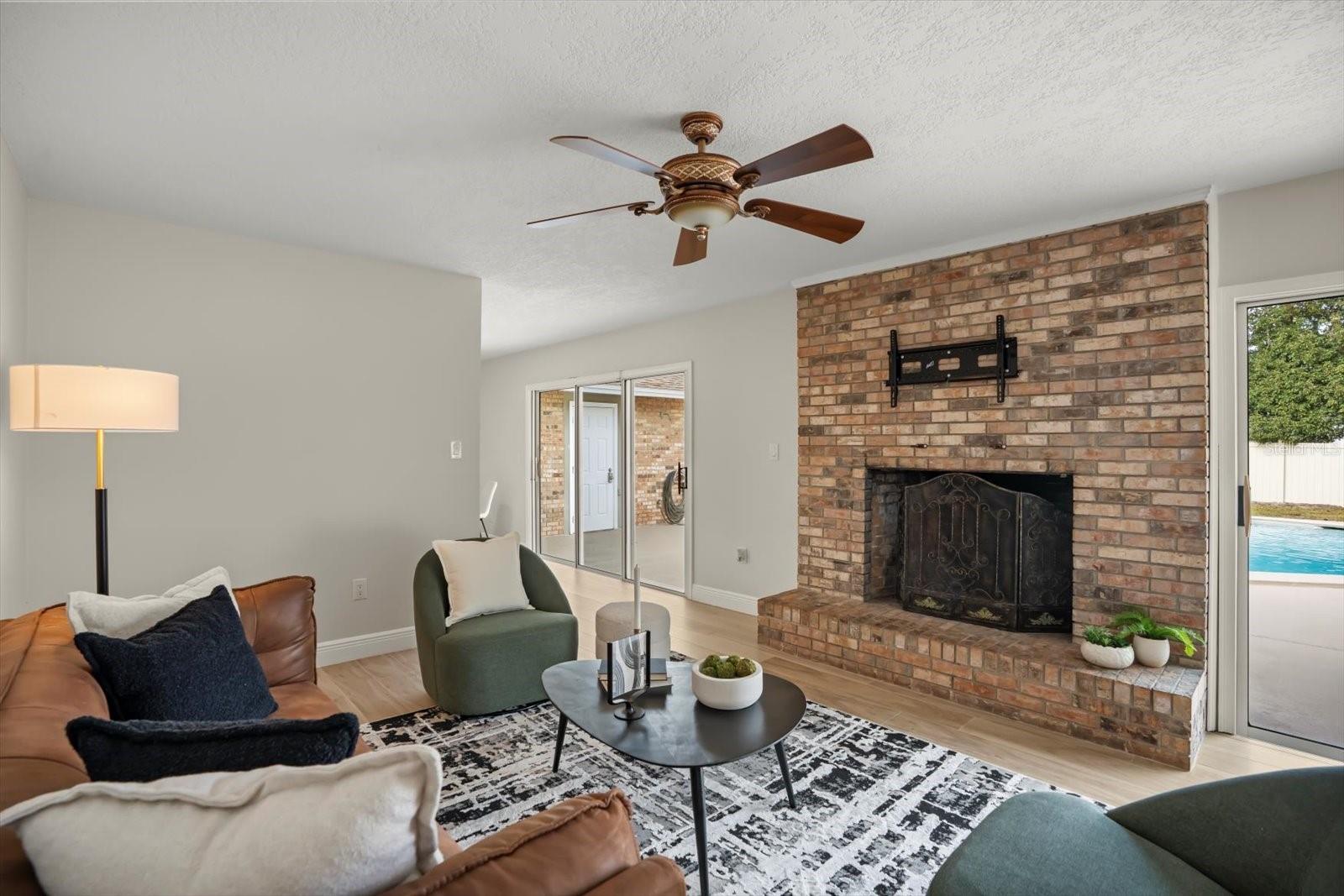 104 VALENCIA LOOP