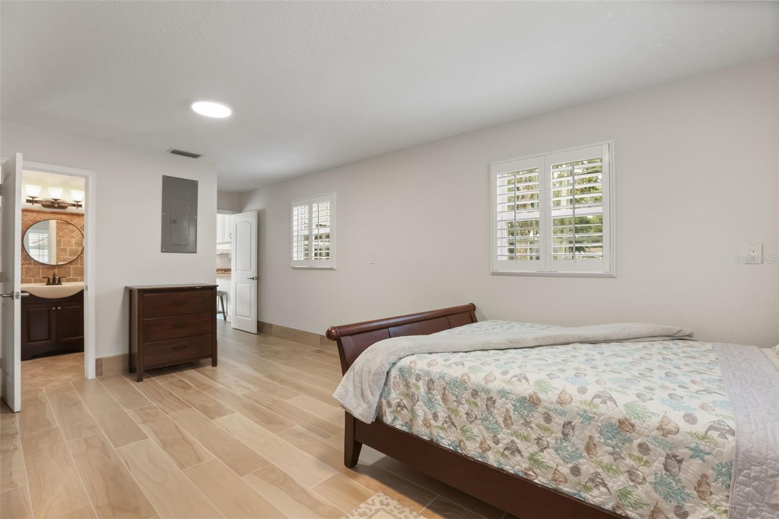 104 VALENCIA LOOP