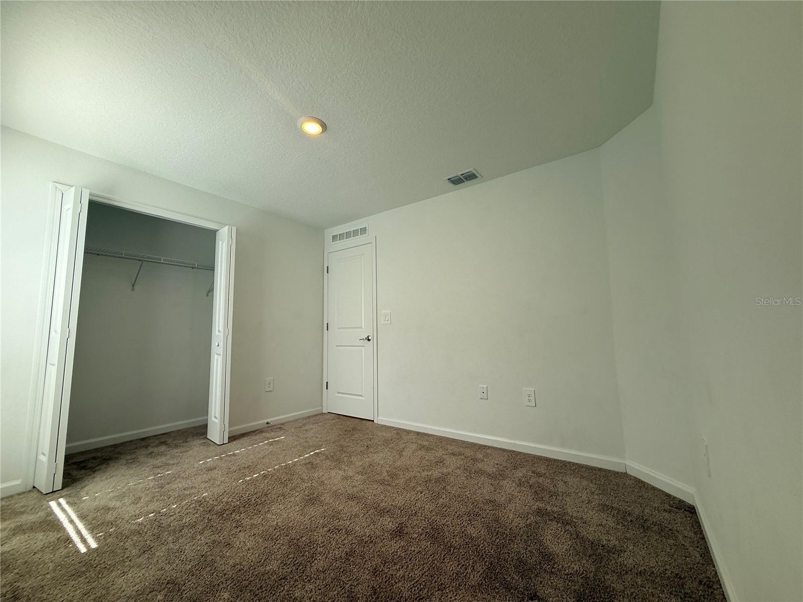 1945 HEART LAKE DR