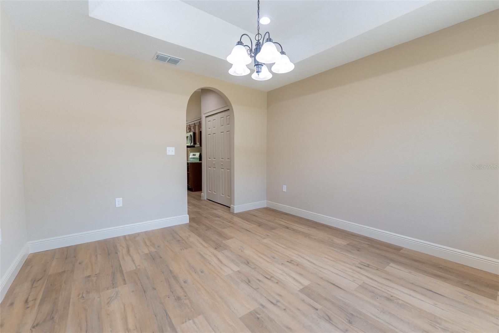 6617 SW 129 LOOP