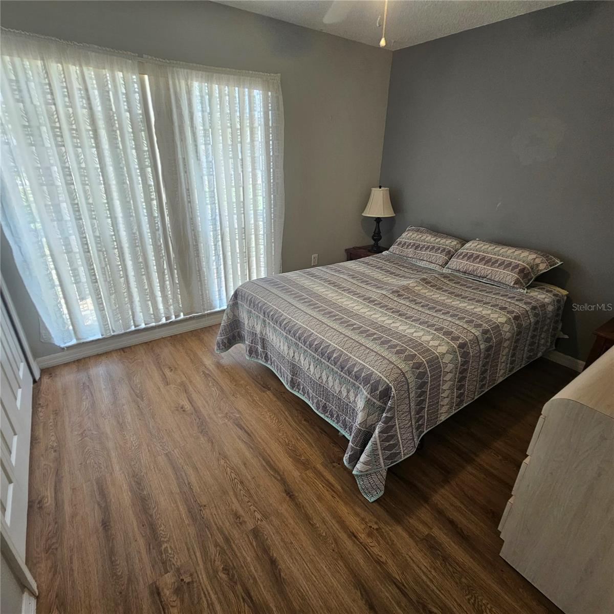 215 GROVEPARK DR