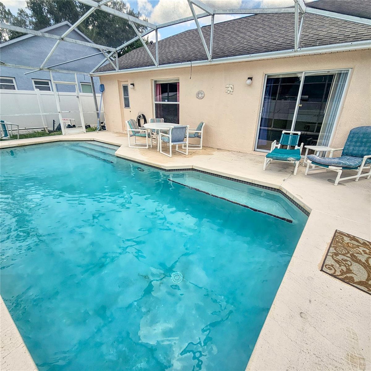 215 GROVEPARK DR