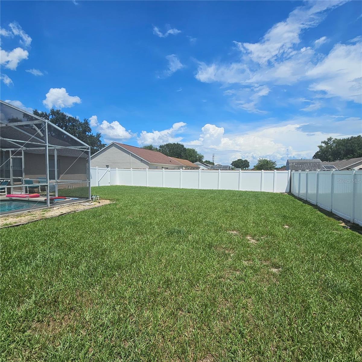 215 GROVEPARK DR