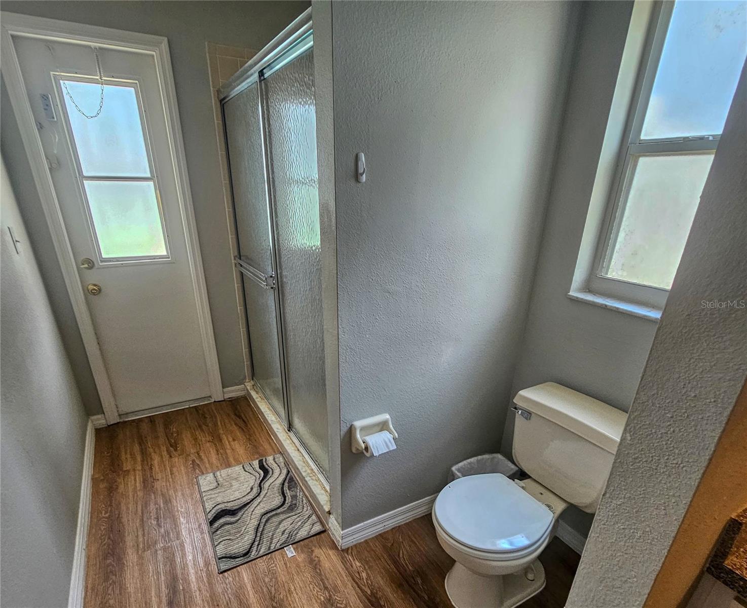 215 GROVEPARK DR