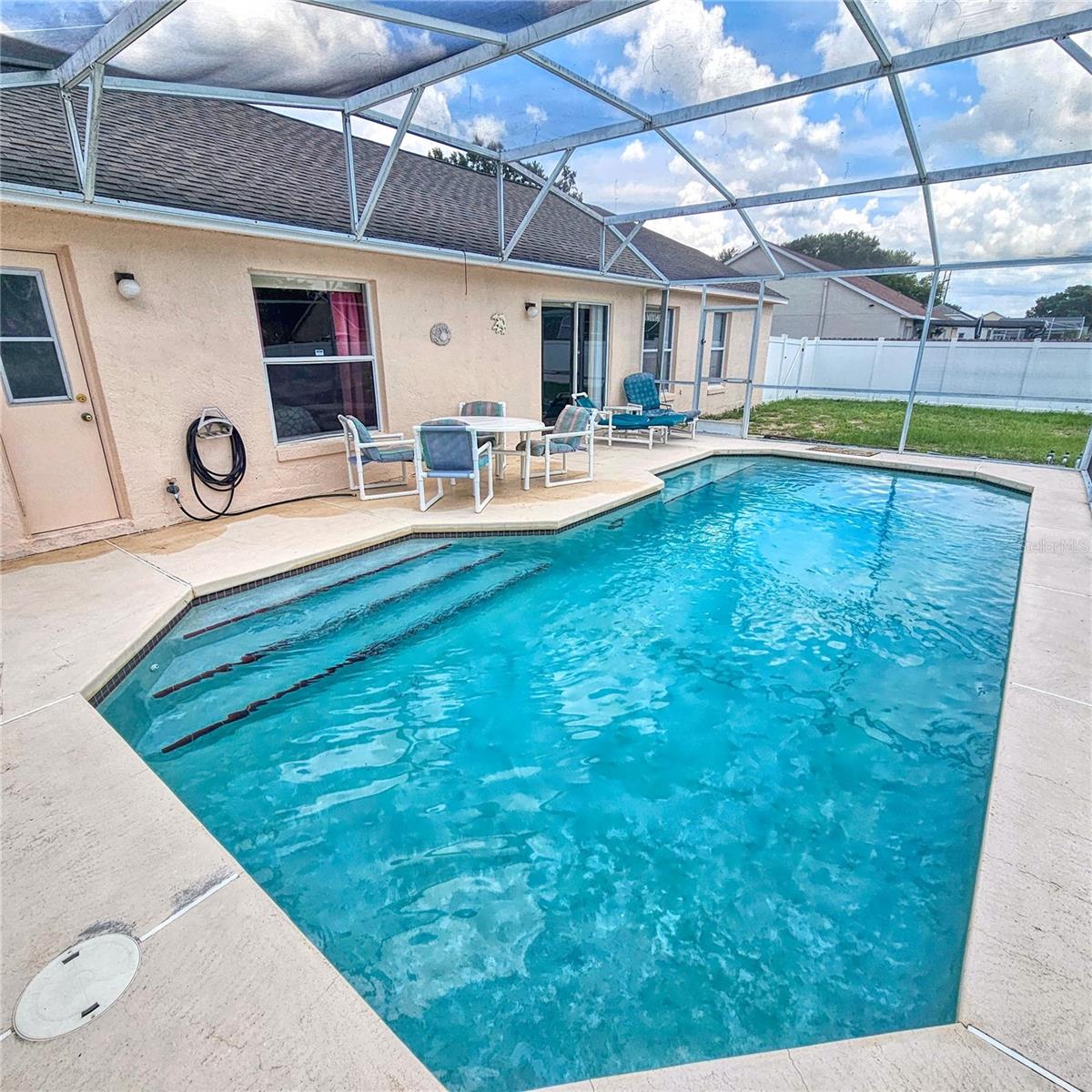 215 GROVEPARK DR