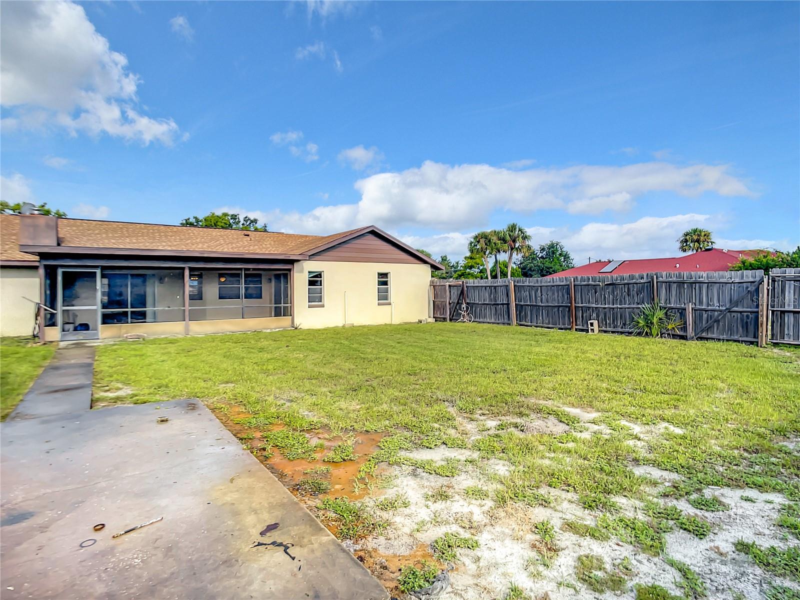 2625 VAUGHN AVE
