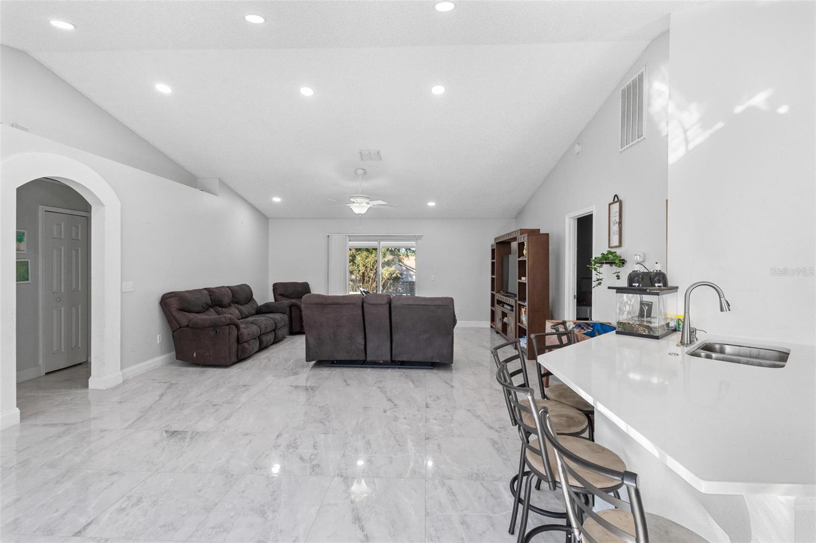 1371 VALHALLA ST