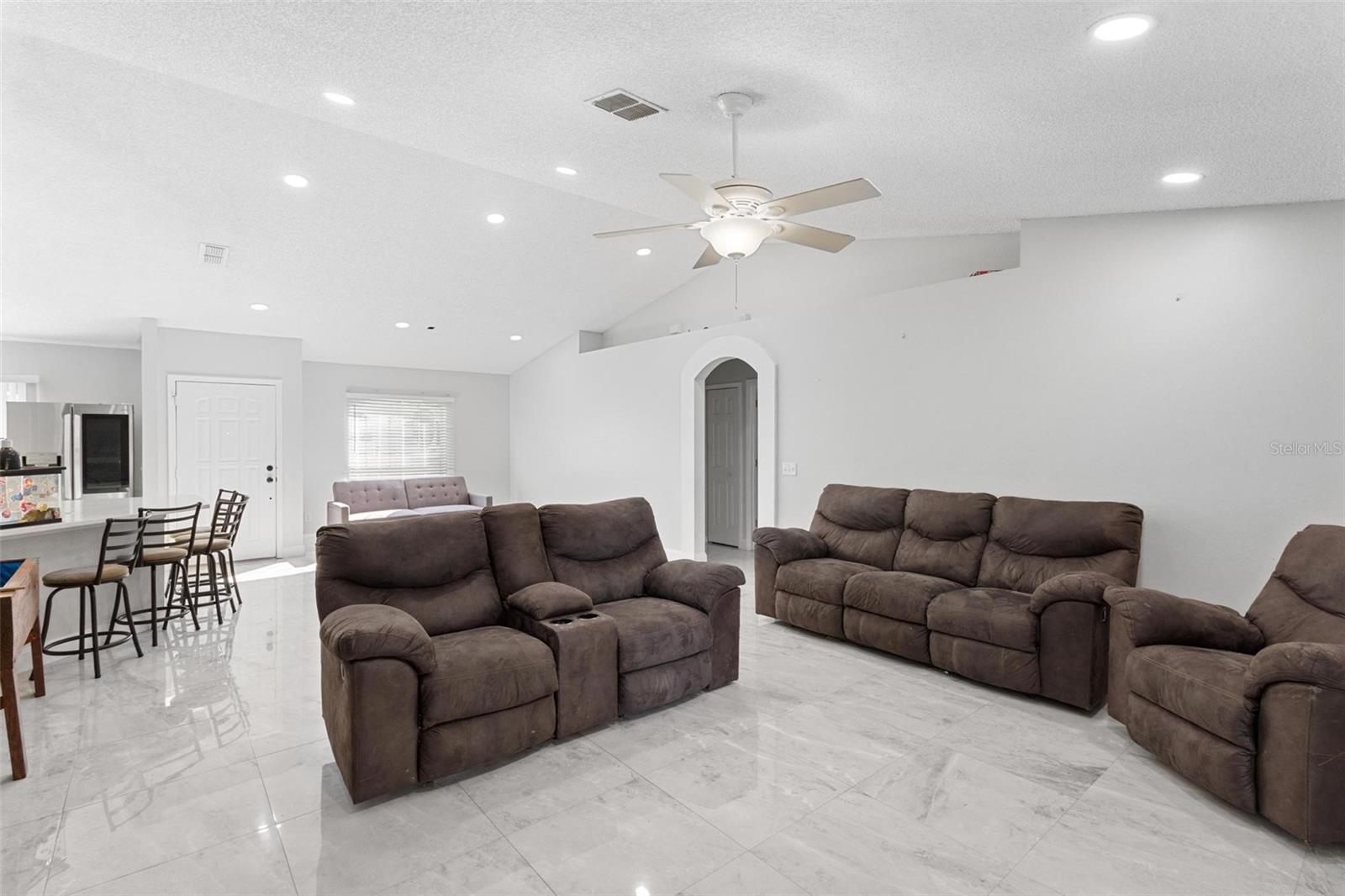 1371 VALHALLA ST