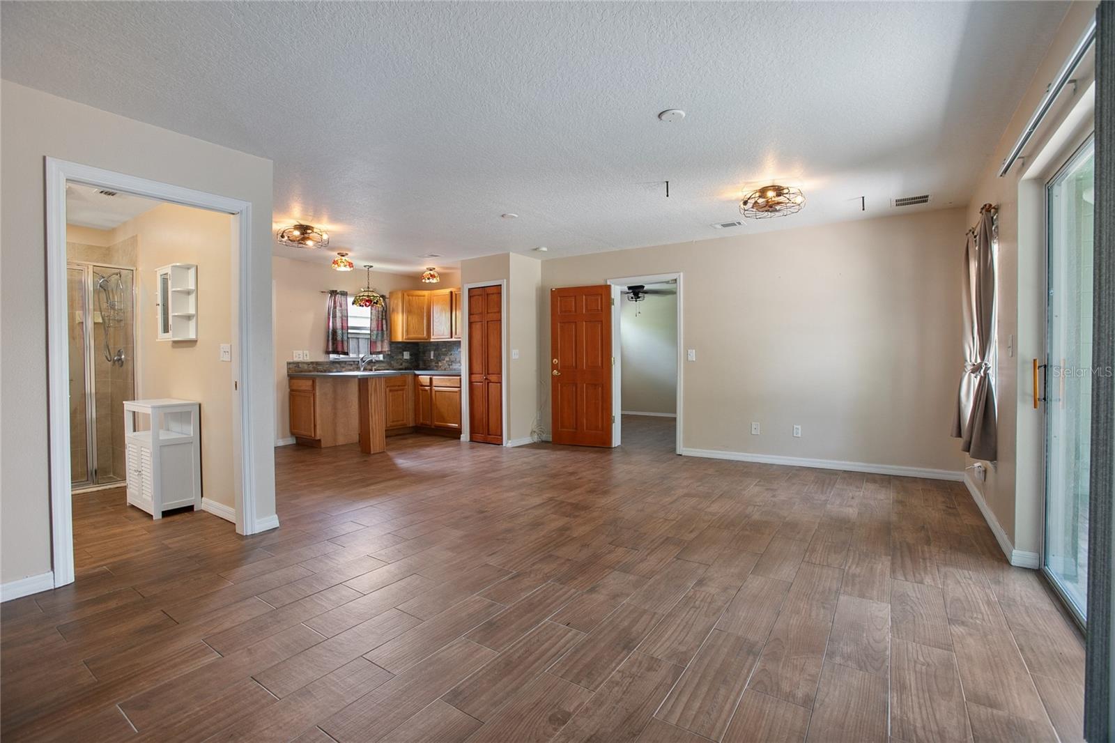 1345 WALTON AVE