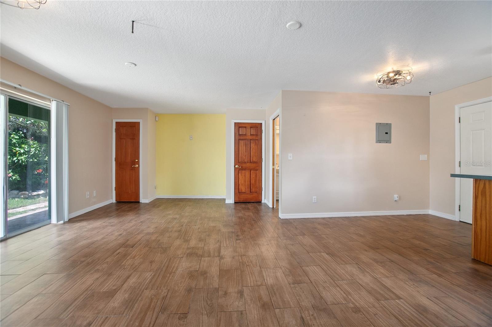 1345 WALTON AVE