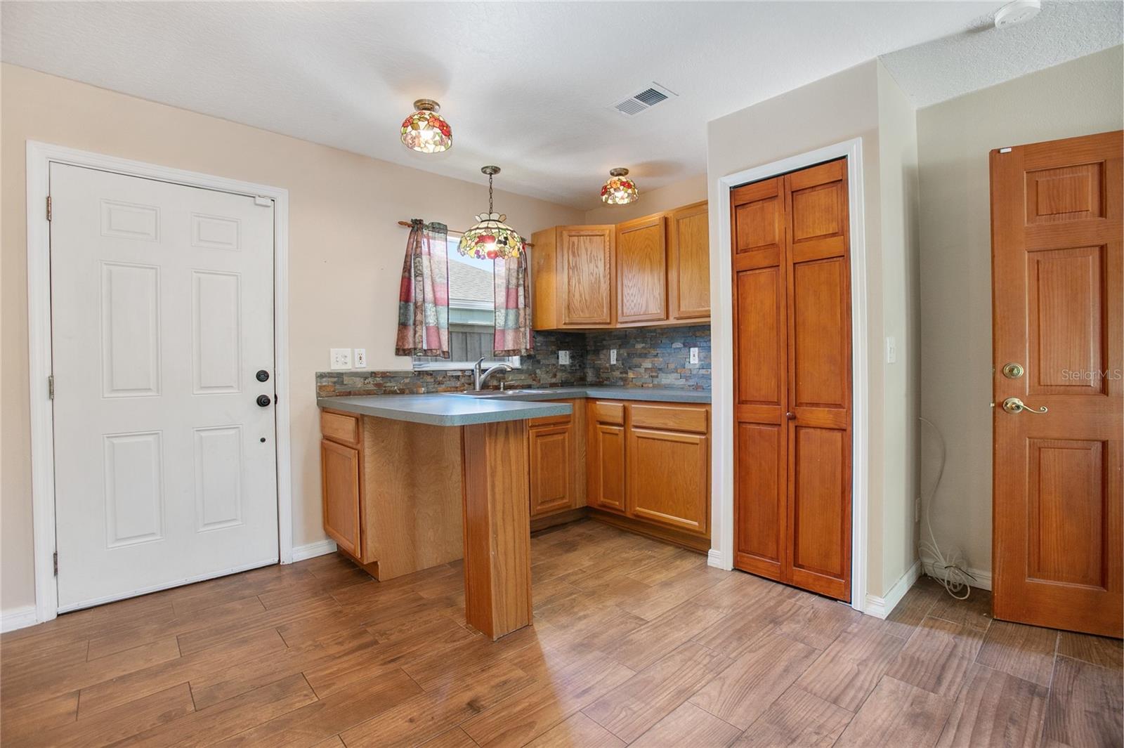 1345 WALTON AVE