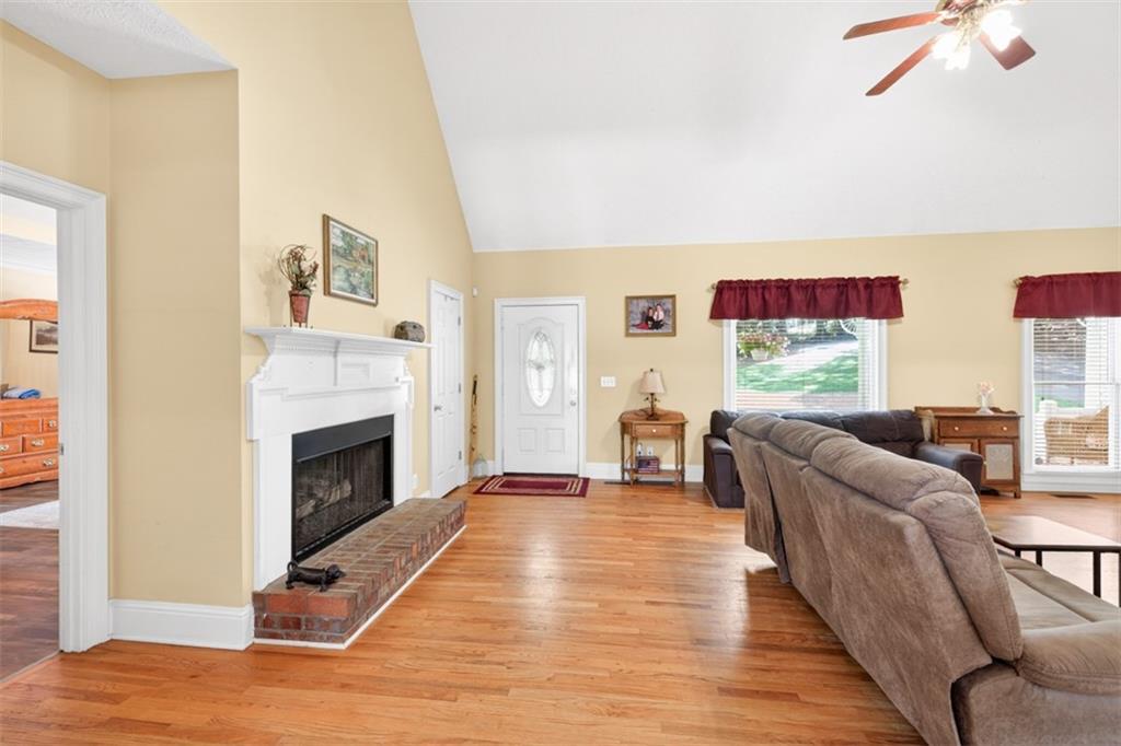 6 Adella Lane