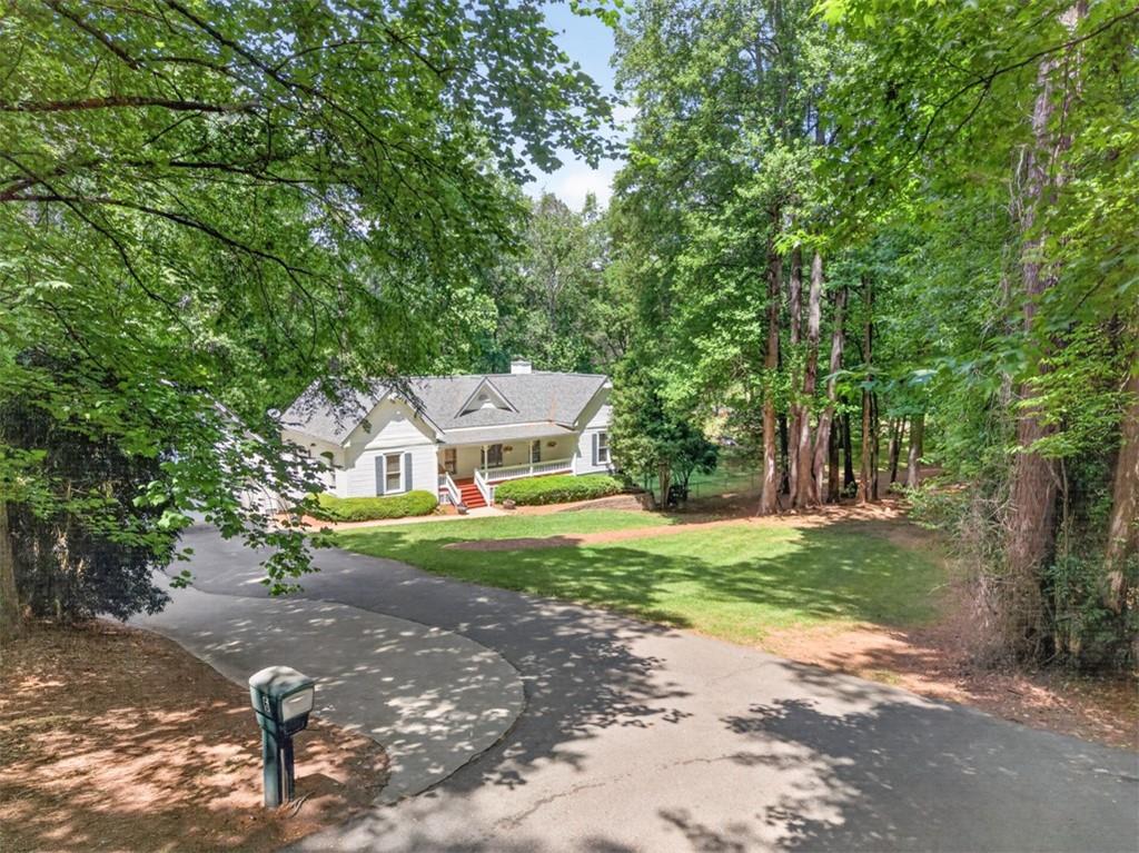6 Adella Lane