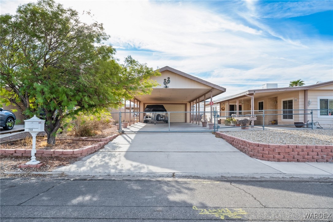 750 Roadrunner Drive