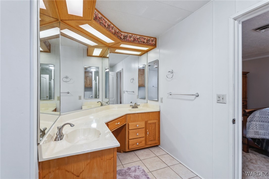 750 Roadrunner Drive