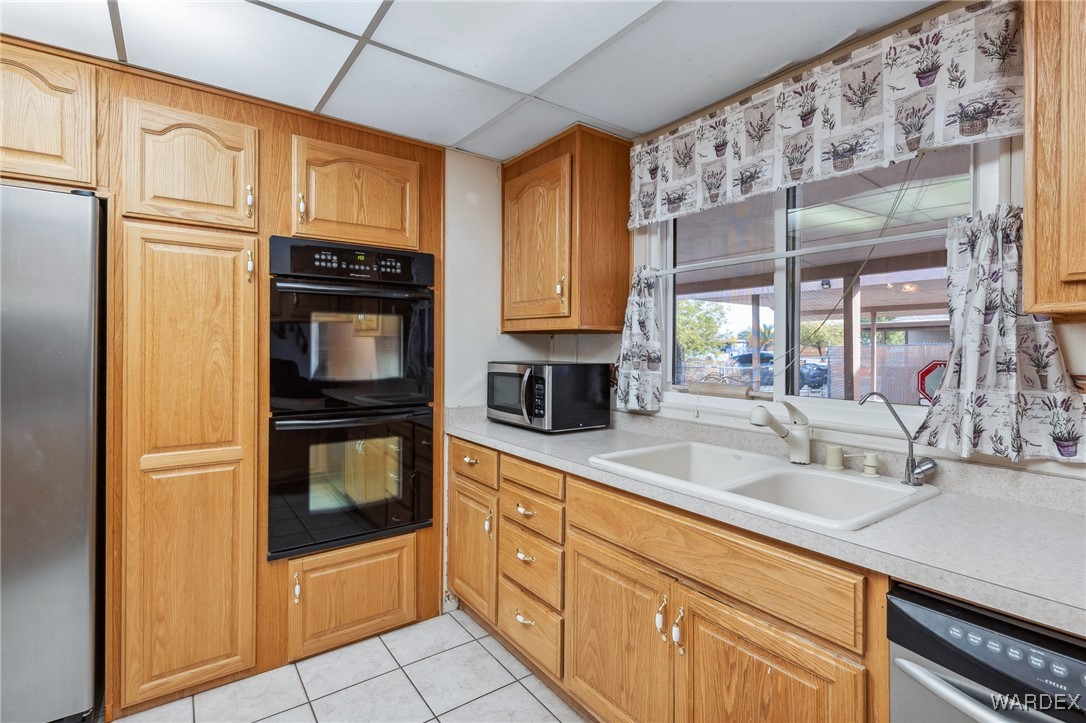 750 Roadrunner Drive