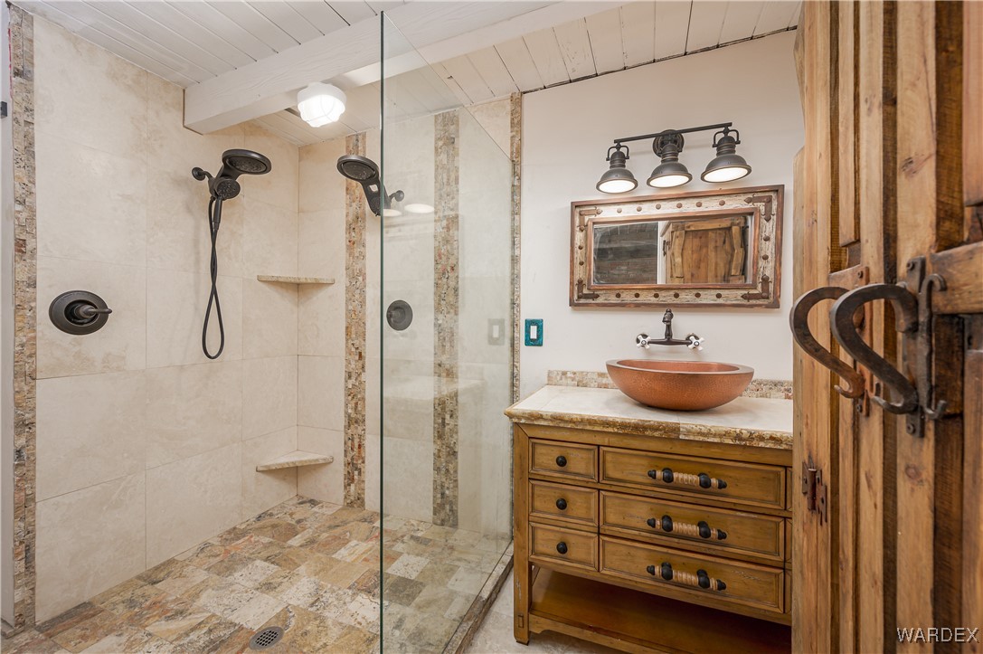 8893 S Calle Del Media