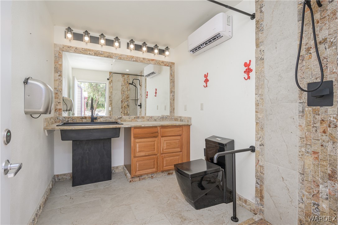 8893 S Calle Del Media